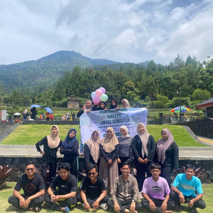 Kegiatan Makrab Lintas Semester